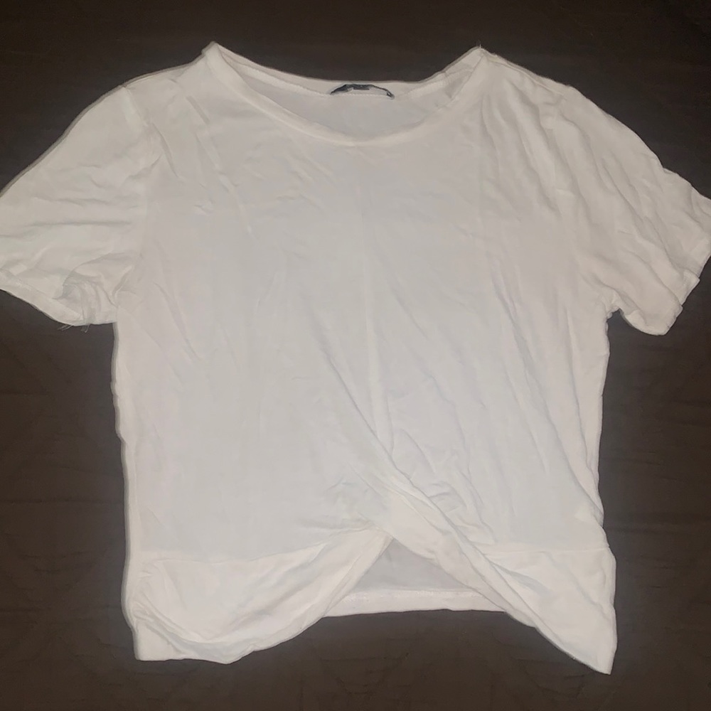 Crop top short sleeve shirt, with tie front design.